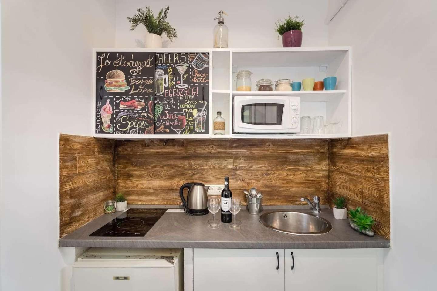 Apartment Vintage Downtown Escape 2 Baths 2 Beds Budapest