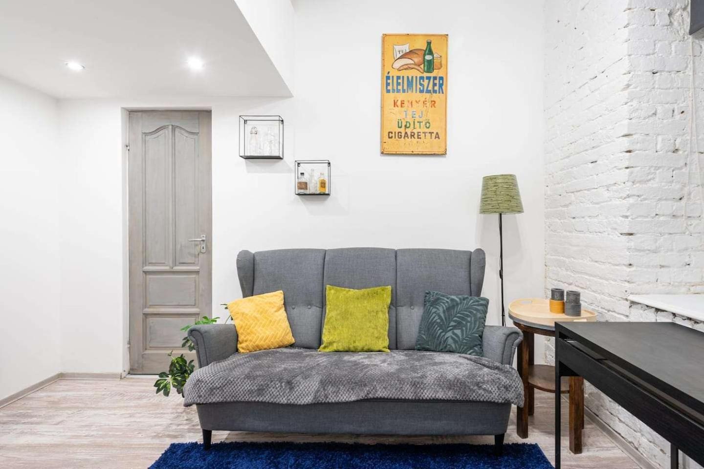Apartment Vintage Downtown Escape 2 Baths 2 Beds Budapest